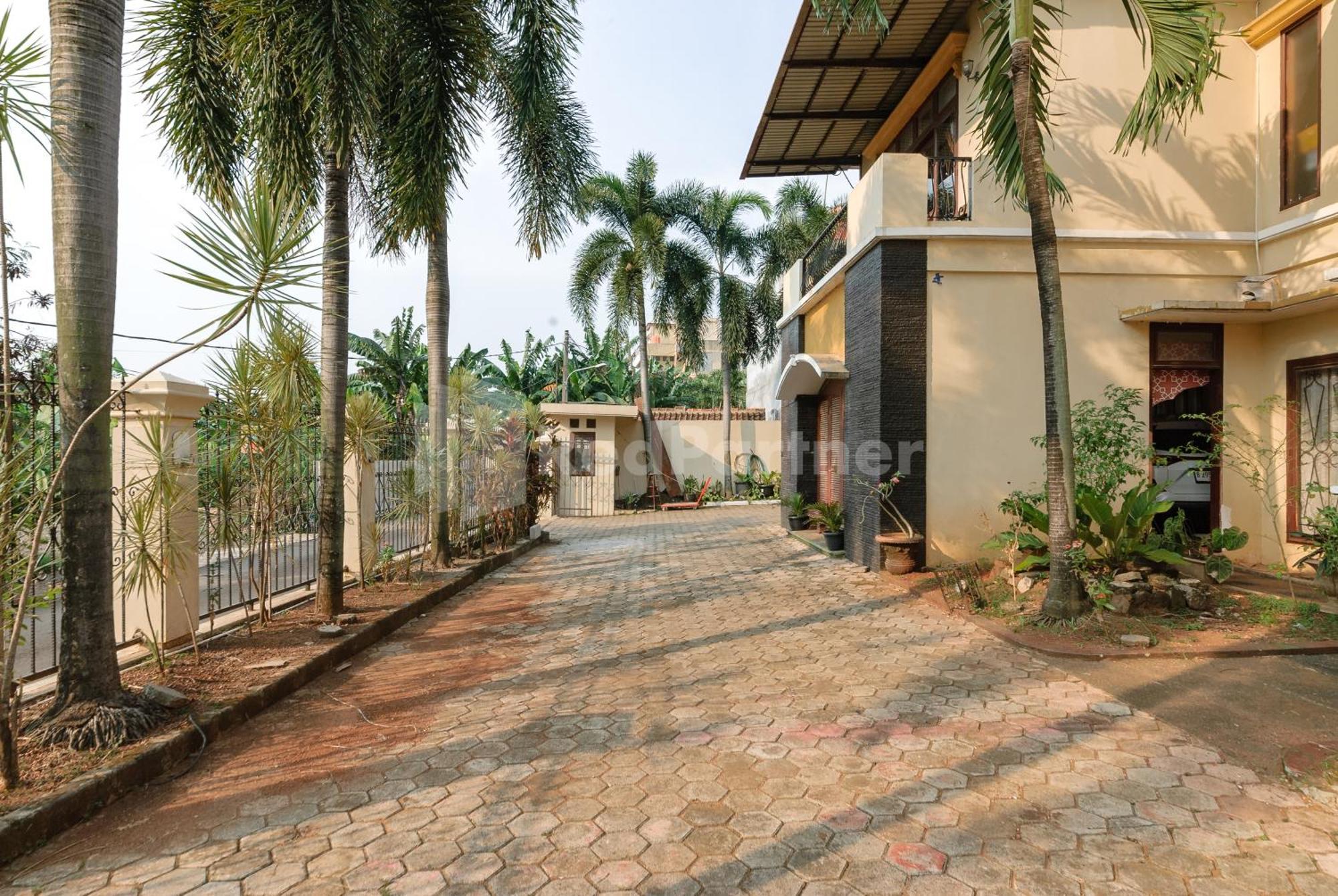 Sr Residence Near Mall Ciputra Cibubur Mitra Reddoorz Bekasi Bagian luar foto