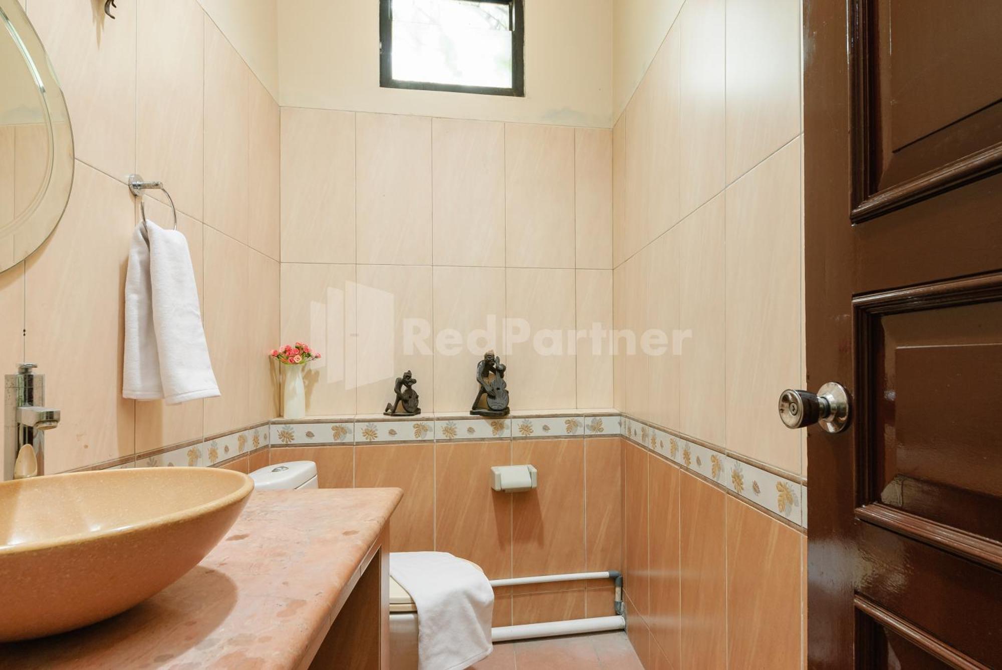 Sr Residence Near Mall Ciputra Cibubur Mitra Reddoorz Bekasi Bagian luar foto