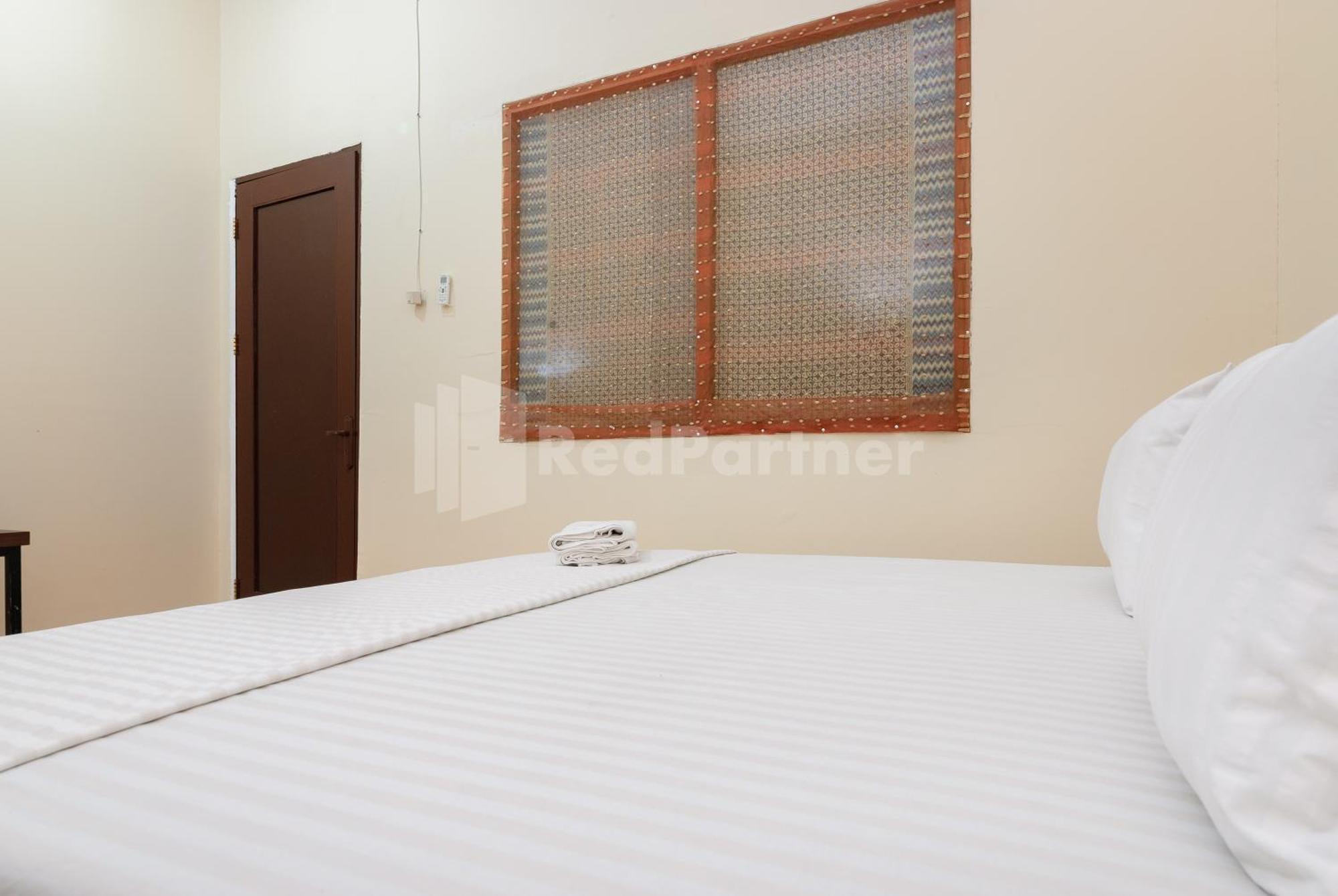 Sr Residence Near Mall Ciputra Cibubur Mitra Reddoorz Bekasi Bagian luar foto